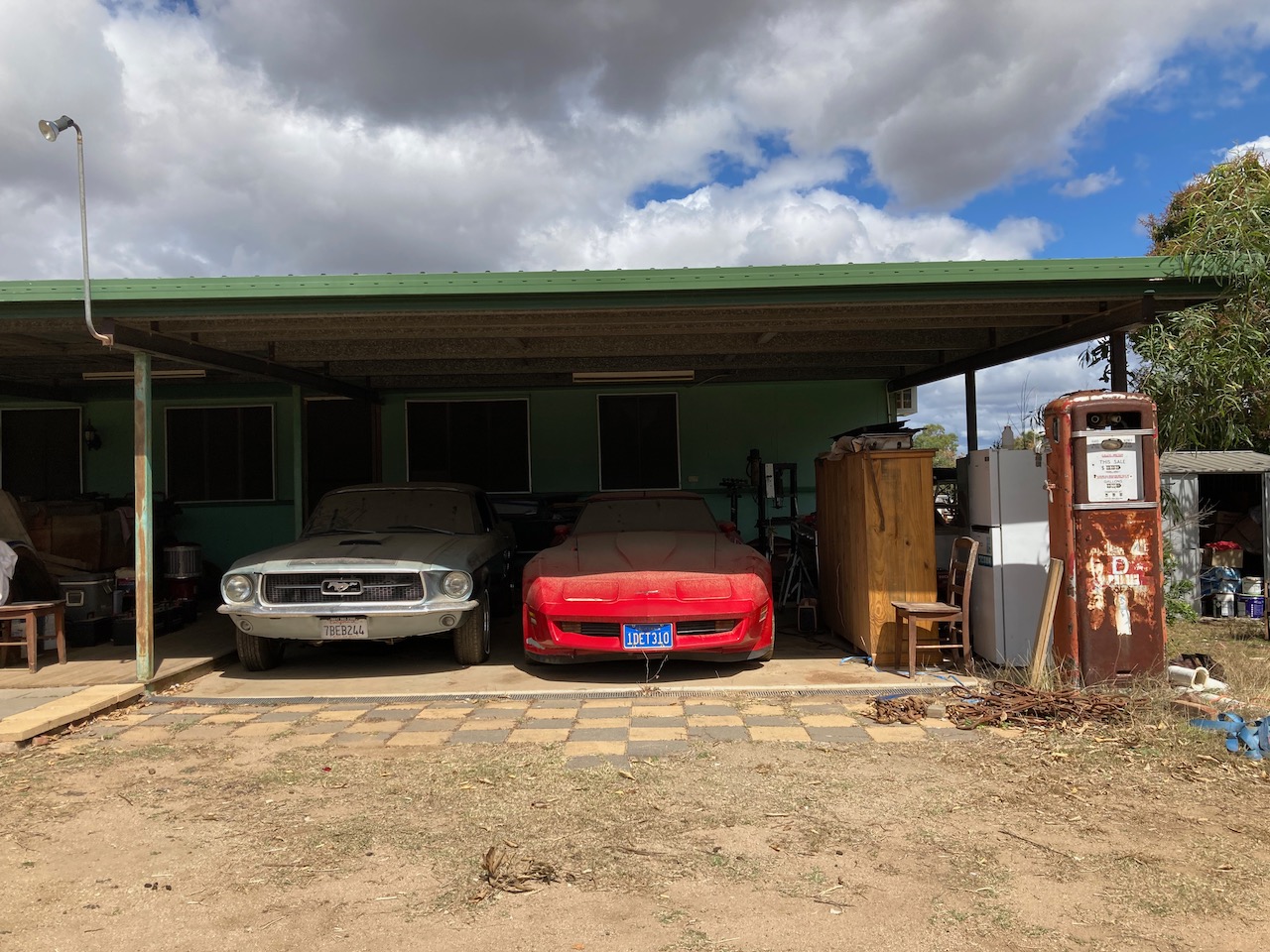 Old American cars in a garage